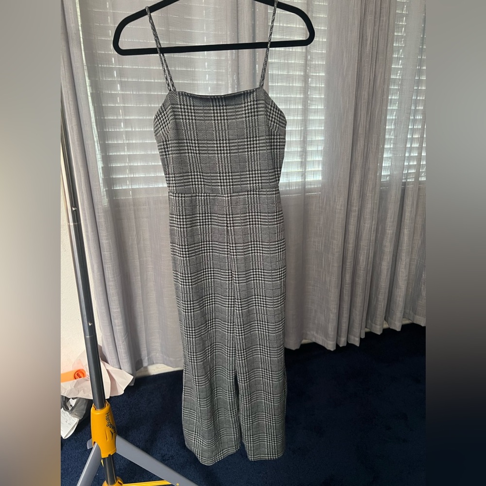 Jumpsuit Cropped Legs